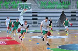 Deset košarkarjev na začetku priprav Olimpije
