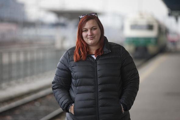 Dekle, ki je dom zapustilo pri 19 letih, zdaj dobiva resno priložnost v Ameriki 
