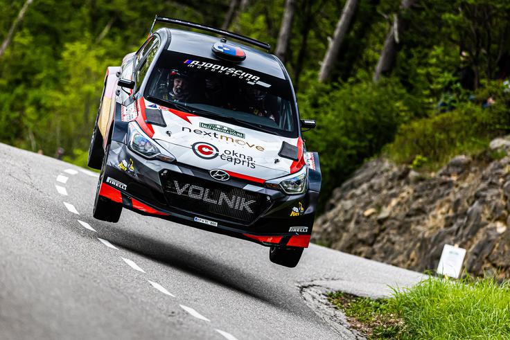 Marko Grossi in Tara Berlot (hyundai i20 R5) do zmage za slovensko DP tudi po zraku | Foto: Uroš Modlic