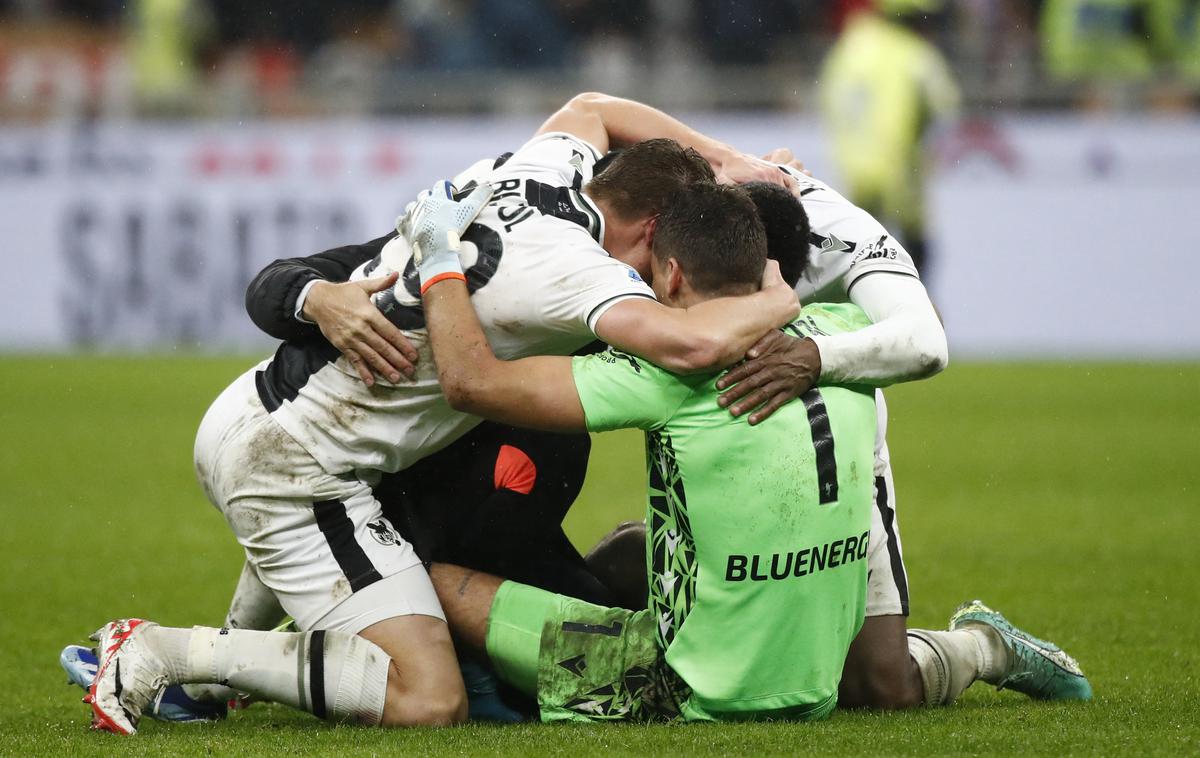 Udinese | Nogometaši Udineseja so na San Siru premagali Milan in vknjižili sploh prvo zmago sezone. | Foto Reuters
