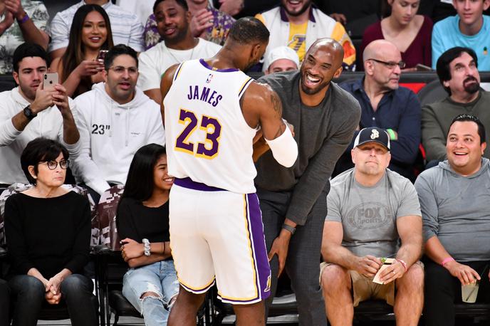 Bryant James | Kobe Bryant ni skrival navdušenja, ko je pozdravil "novega" junaka Jezernikov LeBrona Jamesa. | Foto Guliver/Getty Images