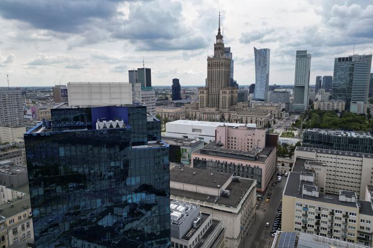 Poljska beleži bistveno višjo gospodarsko rast kot Nemčija in to državo hitro dohiteva. | Foto: Gulliverimage