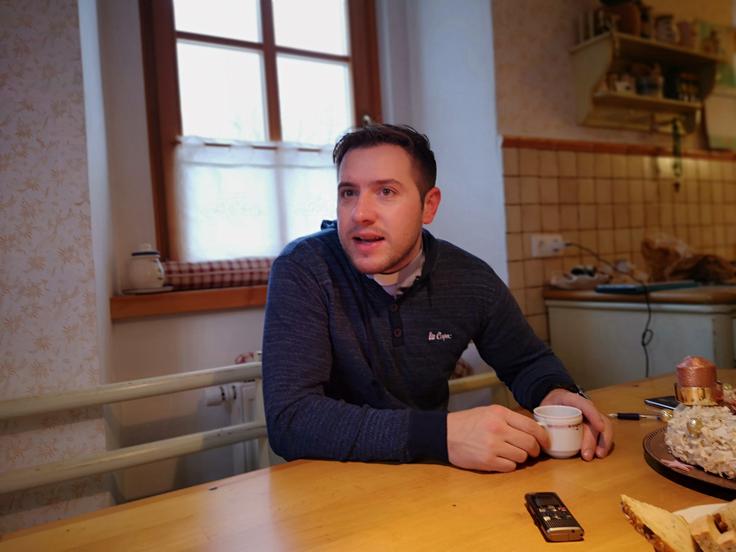 Župnik Martin Golob vseeno upa, da se bo lahko s farani kmalu spet srečeval pri svetih mašah v cerkvi.  | Foto: Katja Nakrst