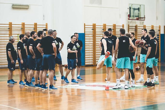 KZS trening | Selektor Sekulić je na prvem treningu pozdravil osmerico. | Foto Grega Valančič/Sportida