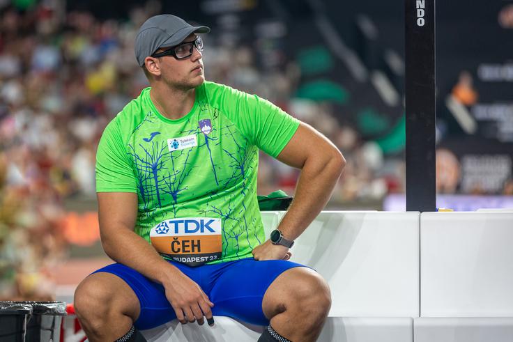  "V resnici čutim celo manj stresa kot v Oregonu. V glavi imam samo to, da pokažem tehnično dobre mete." | Foto: Peter Kastelic/AZS