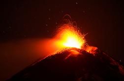 Etna bruha ogenj in pepel, letališče v Catanii zaprto #foto