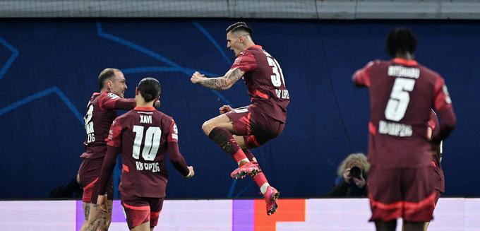 Benjamin Šeško se je vpisal med strelce tudi med tednom v ligi prvakov proti Sportingu (2:1), zadnjo tekmo v bundesligi pri Bochumu (3:3) pa je izpustil zaradi kazni. | Foto: Reuters