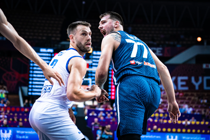 Luka Dončić | Luka Dončić in soigralci so po težki bitki prišli do zmage proti Islandiji. | Foto FIBA