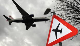 Kako je "smrdljiv kakec" ustavil polet boeinga 777 iz Londona v Dubaj