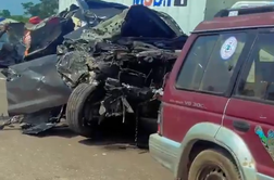 Boksarski prvak udeležen v grozljivi prometni nesreči, dve osebi umrli