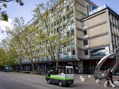 Visok jubilej največje knjigarne pri nas: kako je Konzorcij dobil svoje ime?