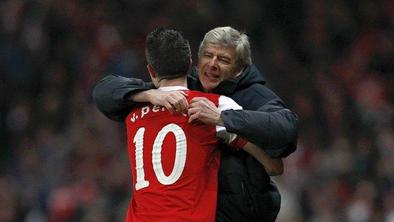 Wenger: Van Persie bo kmalu na ravni Messija in Ronalda
