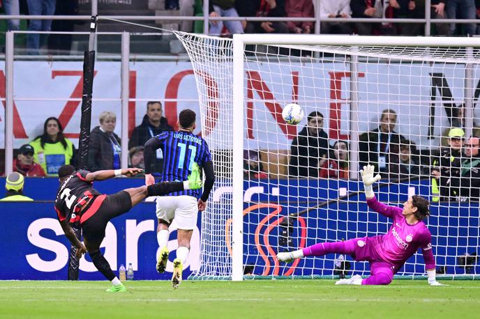 AC Milan : Inter | AC Milan je v vodstvo popeljal Pervis Estupinan. | Foto Reuters