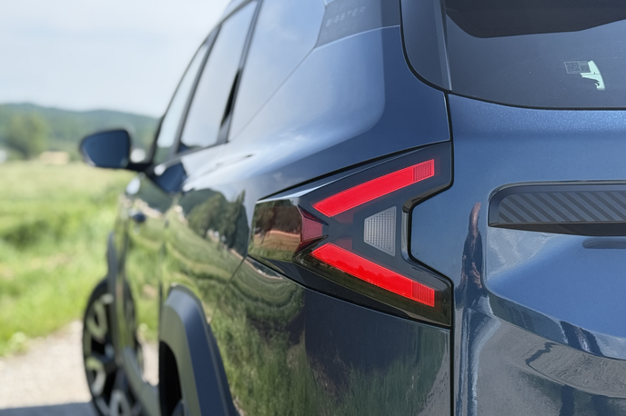 Dacia bigster | Novi športni terenec bigster bo ostal največji model znamke Dacia. | Foto Gregor Pavšič