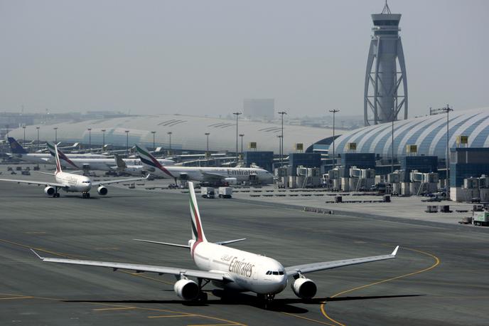 letališče v Muškatu v Omanu | Po neuradnih informacijah je avtobus s slovenskimi državljani že na meji z Omanom, slovenski državljani bodo proti Brniku poleteli z letališča v Maskatu. | Foto Guliverimage