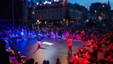 Spektakel v središču Ljubljane, pomerili se bodo v novem olimpijskem športu #foto