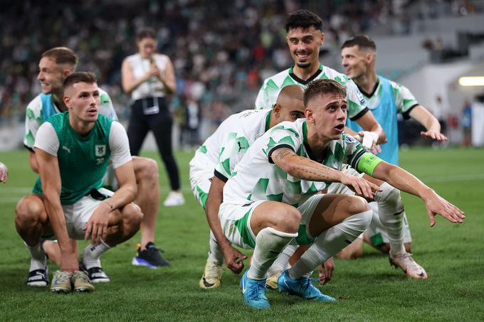 Olimpija bo v ligaškem delu konferenčne lige odigrala šest tekem. Najprej bo 3. oktobra gostovala pri nemškem Heidenheimu, nato bo 24. oktobra gostila avstrijski LASK Linz, 7. novembra bo gostovala na Finskem pri HJK Helsinki, 28. novembra gostila severnoirski Larne, 12. decembra pride v Ljubljano belgijski Cercle Brugge, 19. decembra pa bodo zmaji gostovali na Poljskem pri Jagiellonia Bialystok. | Foto: www.alesfevzer.com