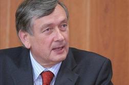 TVS: Čeprav še niso odpoklicani, slovenski veleposlaniki že doma