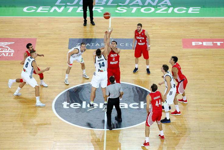 S Hrvati se bo Slovenija danes pomerila še za zaprtimi vrati. | Foto: Urban Urbanc/Sportida