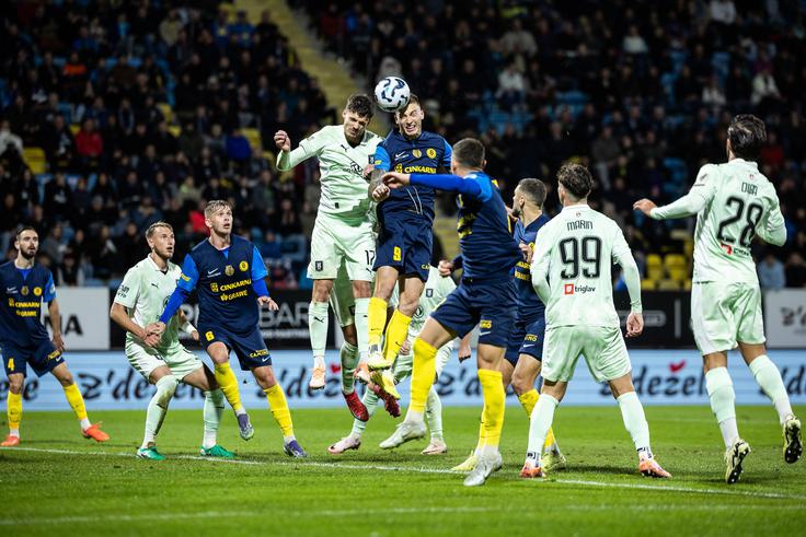 Celje in Olimpija sta se razšla brez zadetkov. | Foto: Jure Banfi