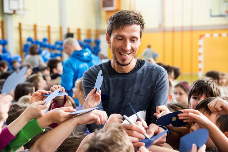 V Planici bo letos kot gledalec, čeprav bi bil najraje na vrhu Letalnice bratov Gorišek, saj so poleti njegova strast. | Foto: Vid Ponikvar
