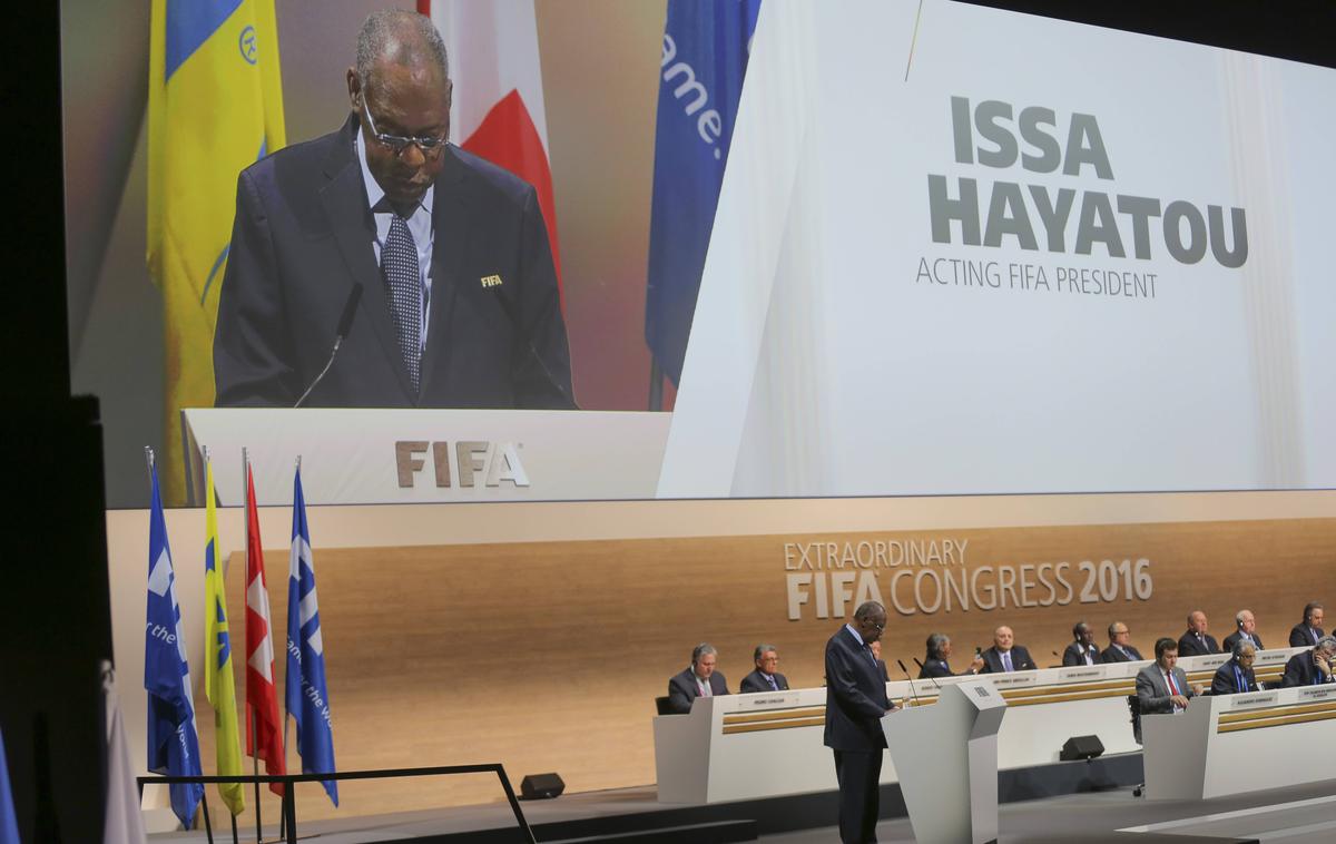 Issa Hayatou | Issa Hayatou je bil leta 2016 začasni predsednik Fife. | Foto Guliverimage