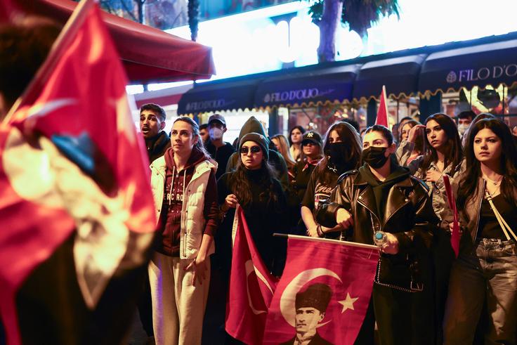 Dogajanje v Turčiji, predvsem množična pridržanja, skrbi tudi Združene narode. | Foto: Reuters