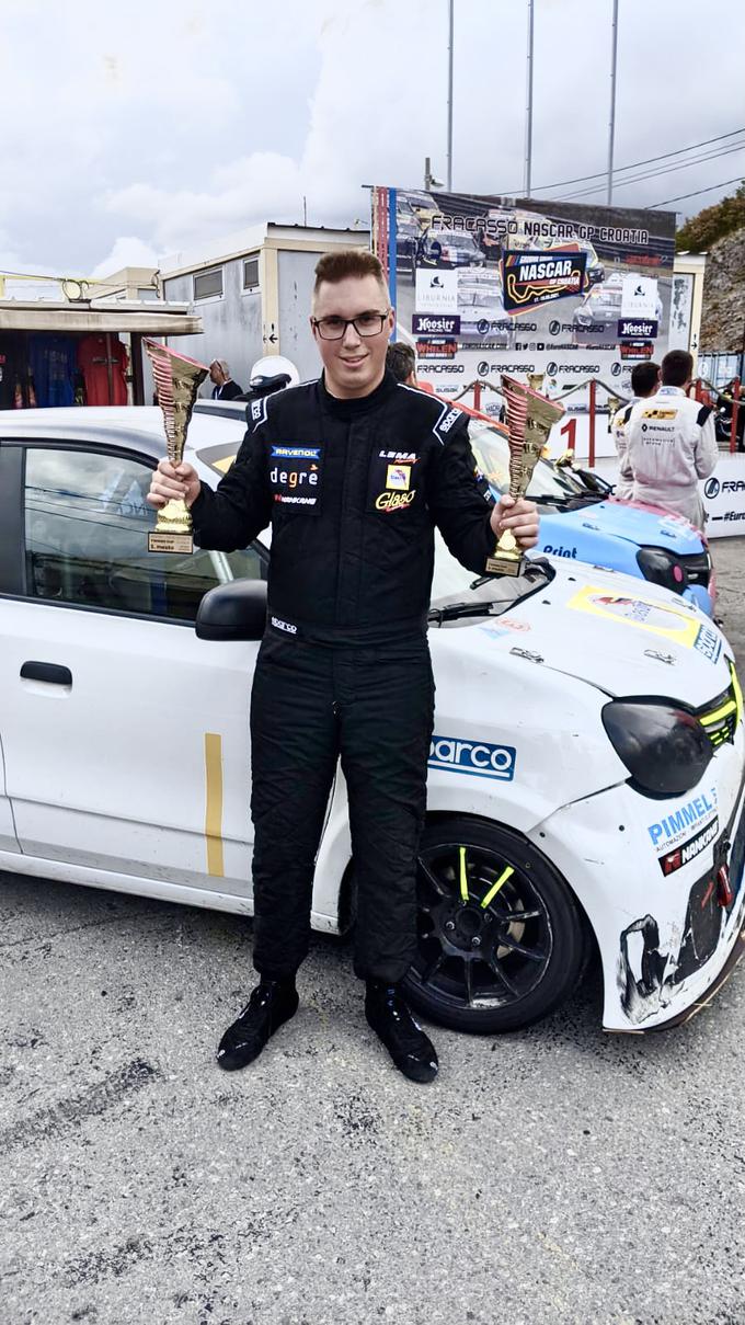 Nik Štefančič, državni prvak pokala Twingo v krožnohitrostnih dirkah | Foto: Iztok Franko