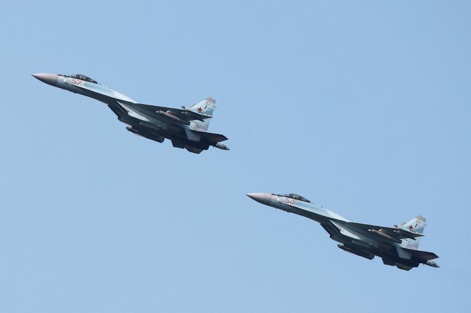 Bojna letala | Po navedbah Tallinna so tri ruska bojna letala MiG-31 v petek kršila zračni prostor Estonije.  | Foto Reuters