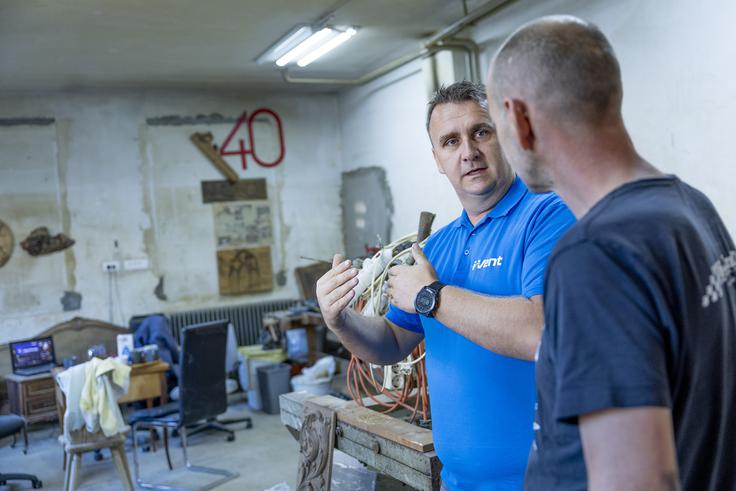 Ko so družino Prepadnik obiskali i-Ventovi svetovalci, so skupaj naredili načrt, kam je treba postaviti prezračevanje, da bo najbolj učinkovito za celotno spodnjo etažo hiše. | Foto: Ana Kovač