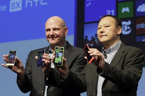 HTC z Windows Phone 8 cilja visoko