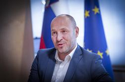 Ministrstvo: Omejujemo ceno goriv