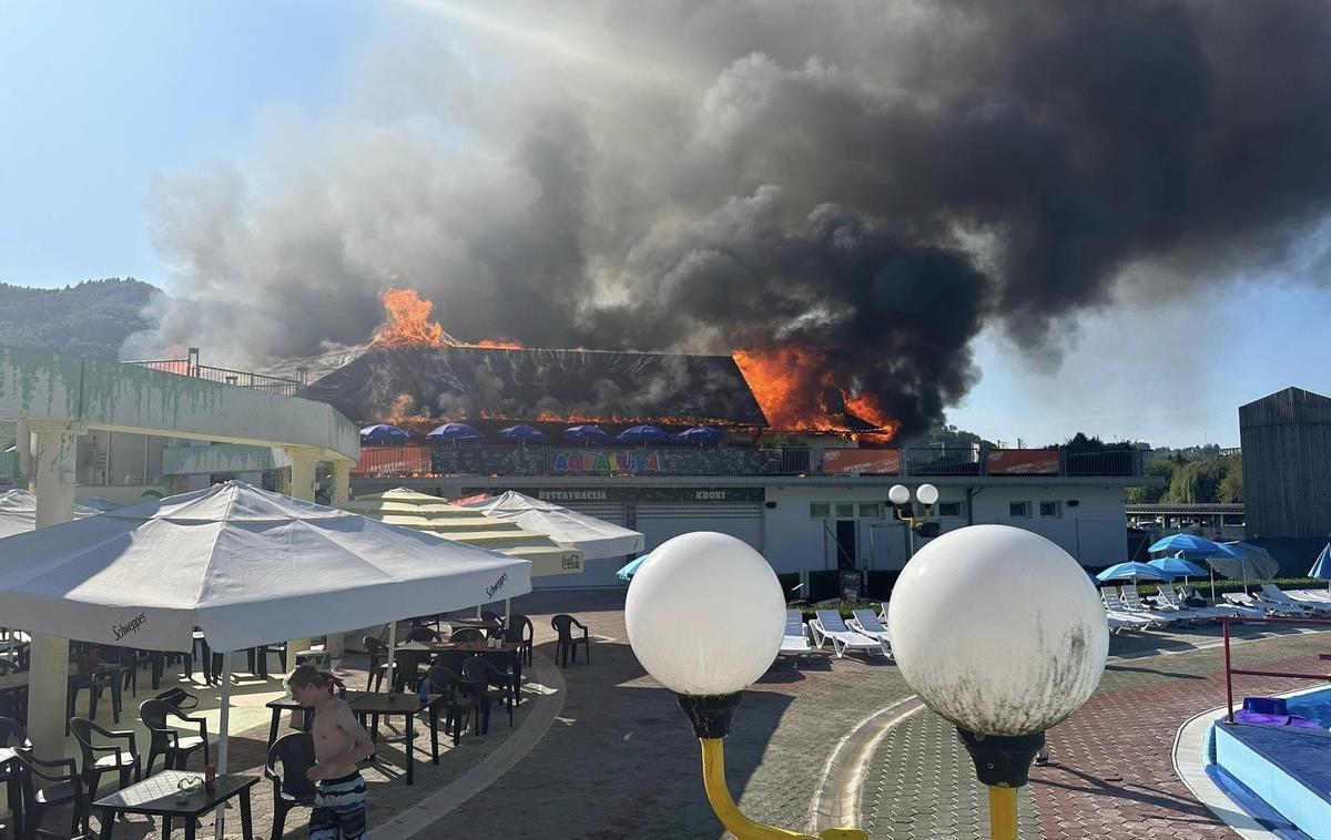 Požar v Podčetrtku | Celjski policisti so izključili, da bi lahko ogenj v Aqualuni kdo podtaknil. | Foto Facebook/Časopis Naše OKo