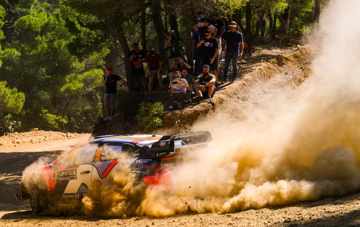 reli AKropolis Ott Tänak Hyundai | Ott Tänak se je za zdaj izognil vsem nevarnostim relija Arropolis. | Foto Guliverimage