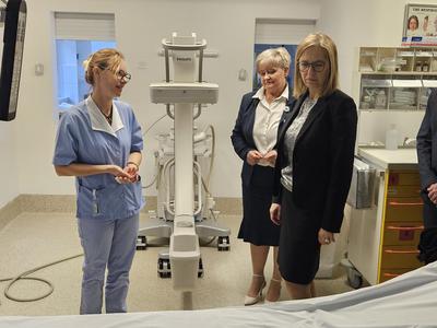 Ministrica Prevolnik Rupel na ogledu aktualne naložbe v Bolnišnici Topolšica