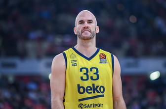 Po Realu in Olympiacosu izgubila še Fener in Efes