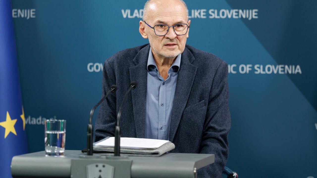 Proslava: Jelko Kacin razkril, zakaj ni prostora za rdečo zvezdo