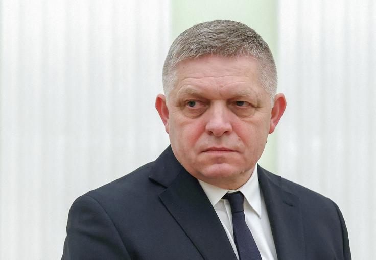 Tudi slovaški premier Robert Fico je zaradi zdravstvenih težav odpovedal več obveznosti. | Foto: Reuters