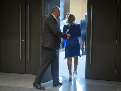 Obeta se drama: kdo bo dobil ključno funkcijo, ko večine še ni?