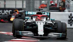 Hamiltona je gnala misel na pokojnega Laudo, prvič brez dvojne zmage Mercedesa