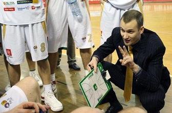 Slovenska trojica s sklonjenimi glavami
