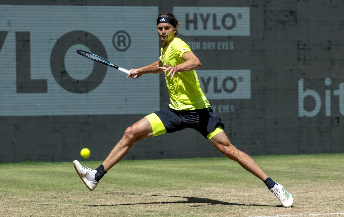 Alexander Zverev | Alexandra Zvereva zdaj v polfinalu Halleja čaka spopad z Rusom Medvedjevom. | Foto Guliverimage