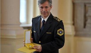 Slovenska policija prejela zlati red za zasluge