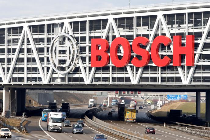 Bosch | Bosch se je sprva nameraval lotiti razvoja akumulatorjev za električna vozila, a je načrte lani opustil. Po ocenah analitikov je vzrok za to v močni konkurenci na tem področju, medtem ko bo imel pri razvoju komponent vodikovih celic precej več prostora. | Foto Reuters