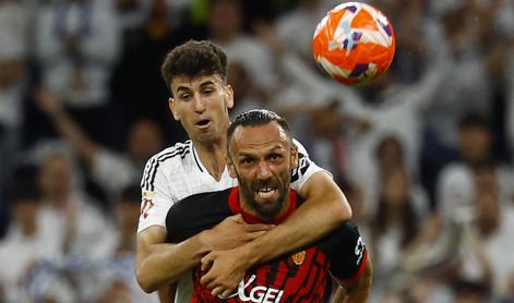 V živo: Real Madrid nocoj izgubi in Barcelona je prvak?
