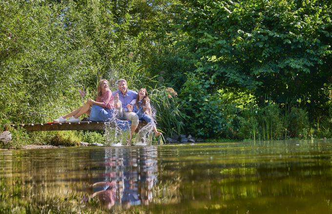 Nisdorf, igranje družine ob ribniku. Foto: DZT/ Jens Wegener | Foto: 