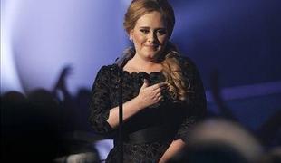 Adele morala odpovedati še dva koncerta