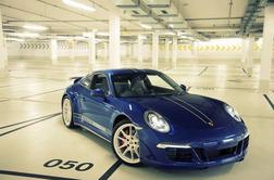 Porschejev 911 za privržence na Facebooku