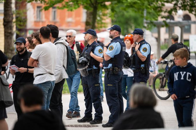 Ljubljanski shod so varovali policisti. | Foto: STA