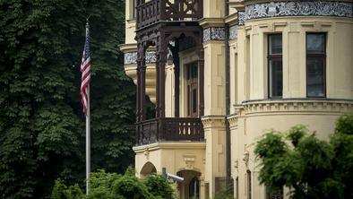 Potrditev veleposlanice v Sloveniji Blanchardove malce preložena